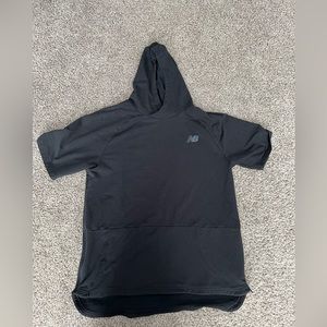 New Balance Short sleeve Hoodie Large